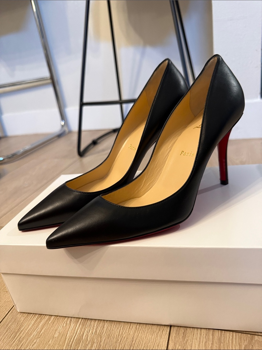 Christian Louboutin Black Leather Pointed-Toe Pumps Sz 39